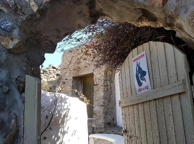 Pyrgi Artemis Place * Super Paradise